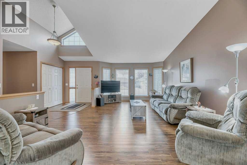 141 West Creek Crescent, Chestermere, Alberta  T1X 1H3 - Photo 15 - A2256072
