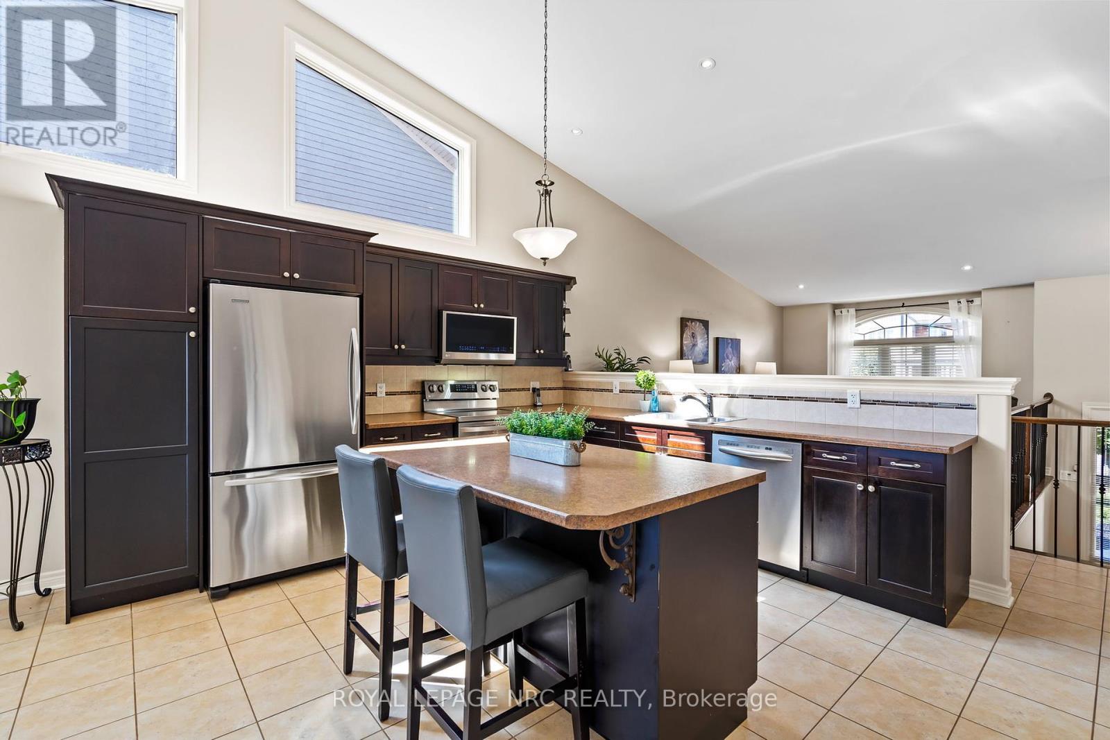 8710 Milomir Street, Niagara Falls, Ontario  L2H 0A7 - Photo 10 - X12397411