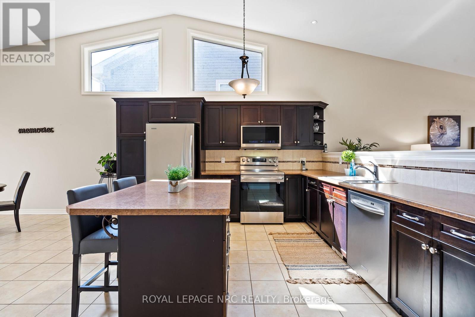 8710 Milomir Street, Niagara Falls, Ontario  L2H 0A7 - Photo 11 - X12397411