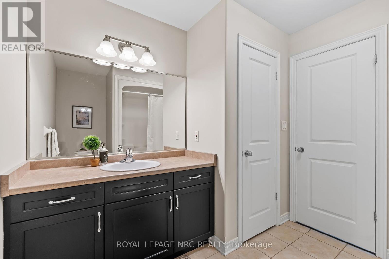 8710 Milomir Street, Niagara Falls, Ontario  L2H 0A7 - Photo 19 - X12397411