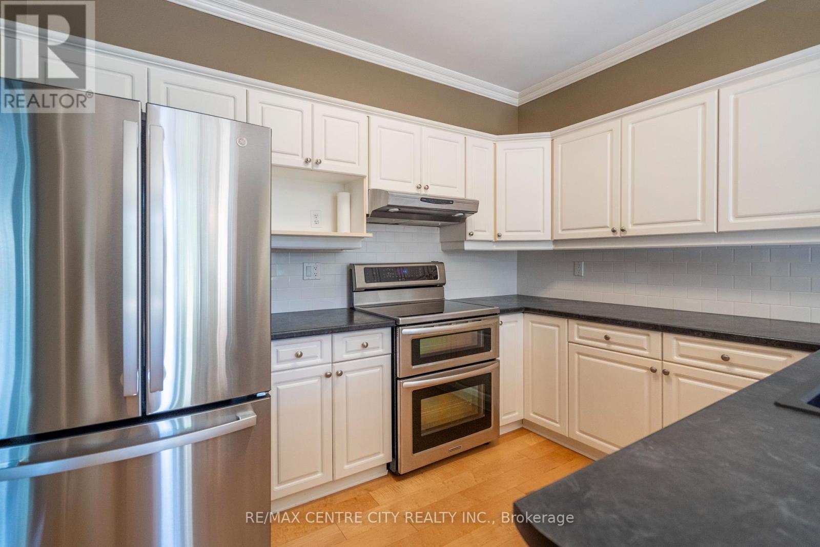 35 - 7 Cadeau Terrace, London South, Ontario  N6K 4S8 - Photo 19 - X12397673