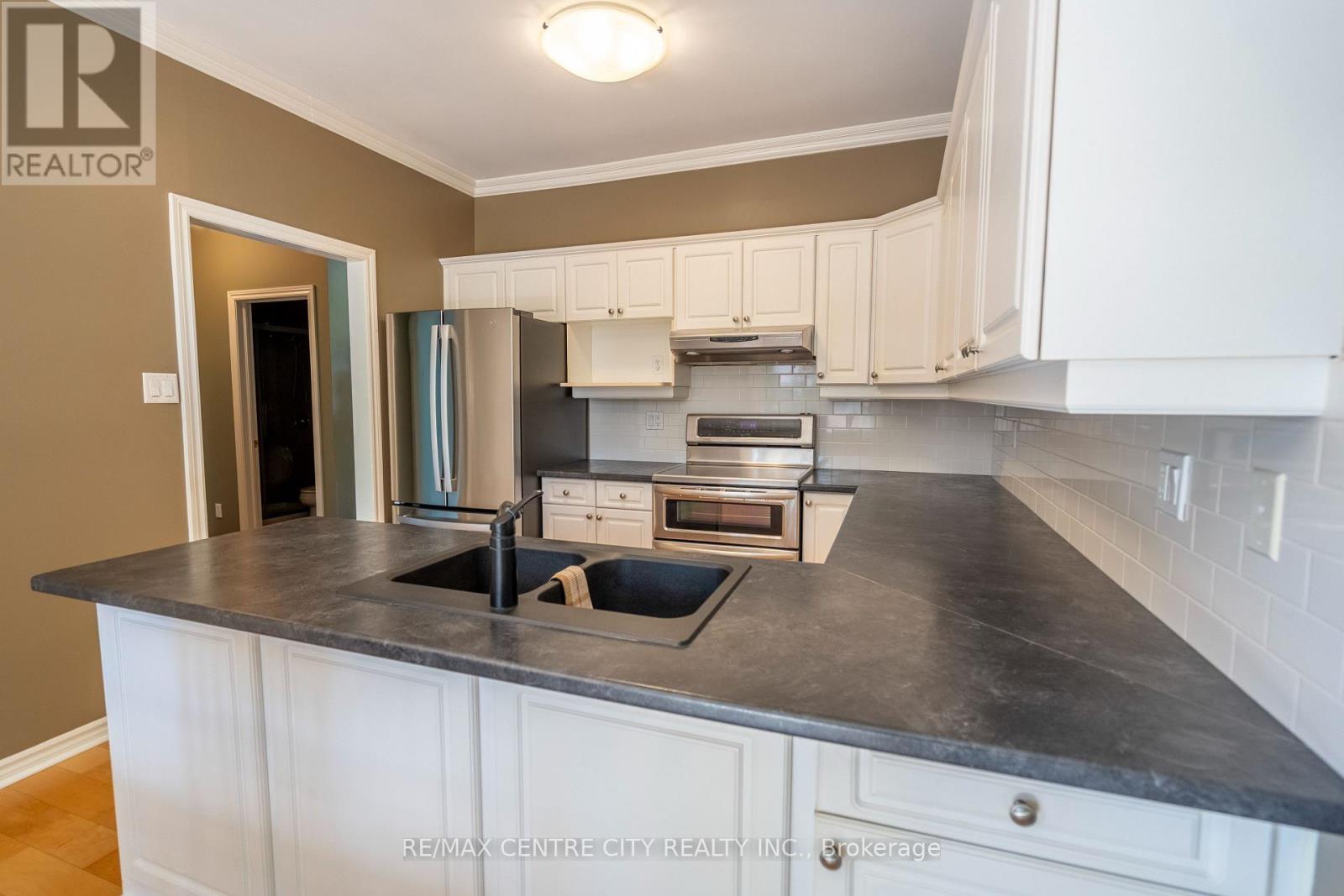 35 - 7 Cadeau Terrace, London South, Ontario  N6K 4S8 - Photo 20 - X12397673