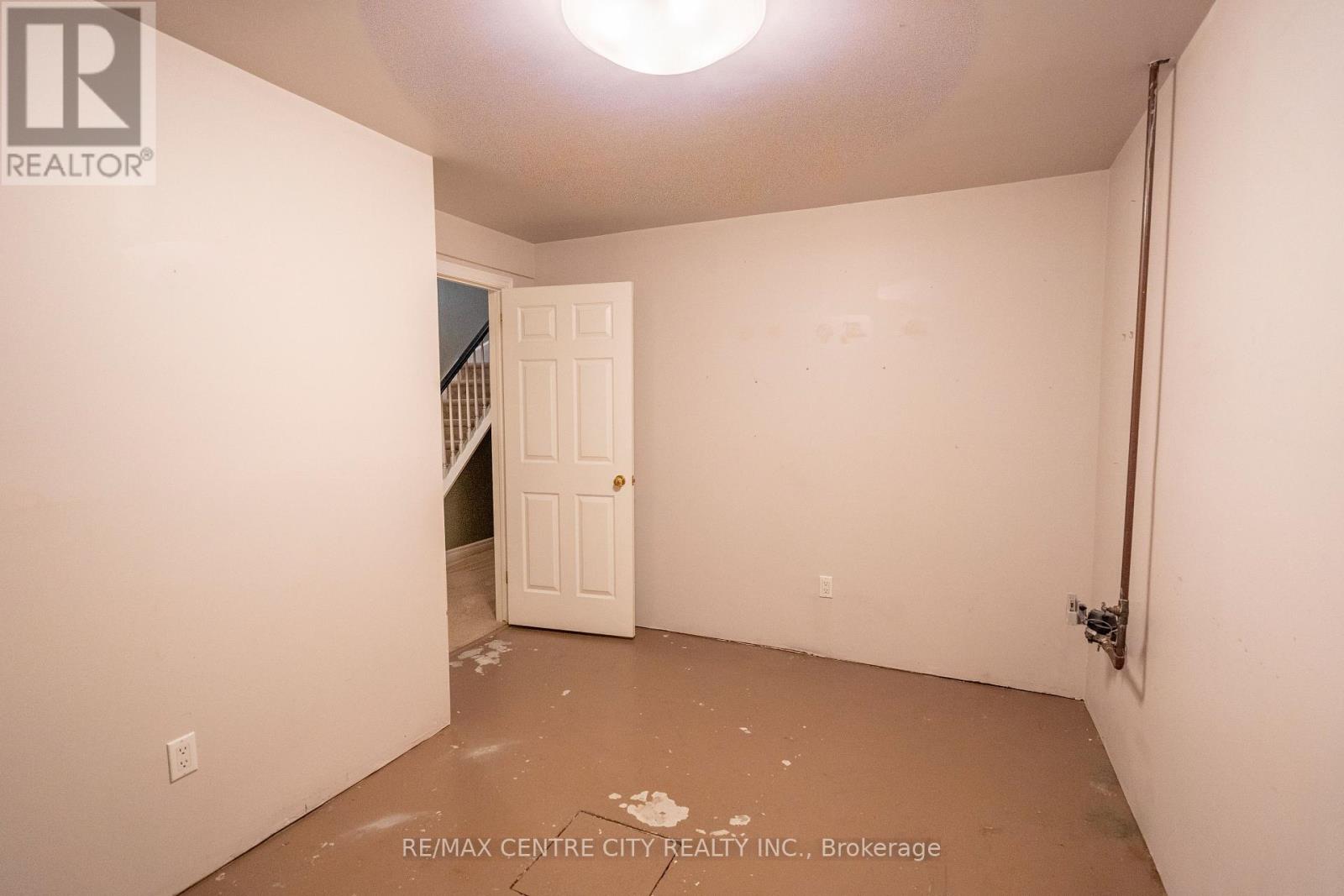 35 - 7 Cadeau Terrace, London South, Ontario  N6K 4S8 - Photo 46 - X12397673