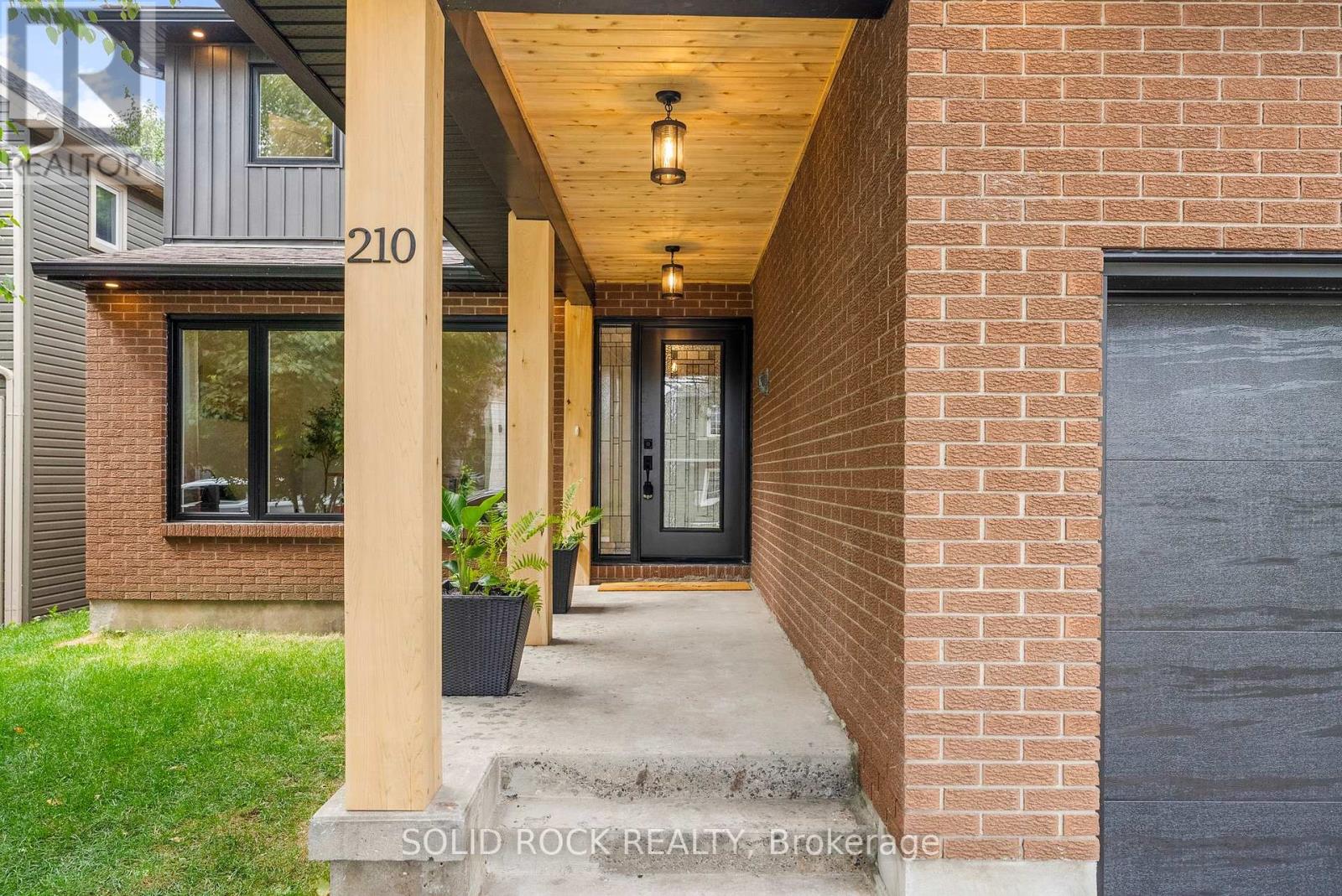 Property at 210 CARLETON AVENUE image 3