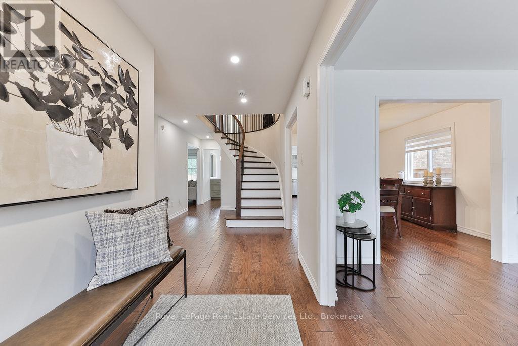 1531 Stoneybrook Trail, Oakville, Ontario  L6M 2R4 - Photo 4 - W12397619
