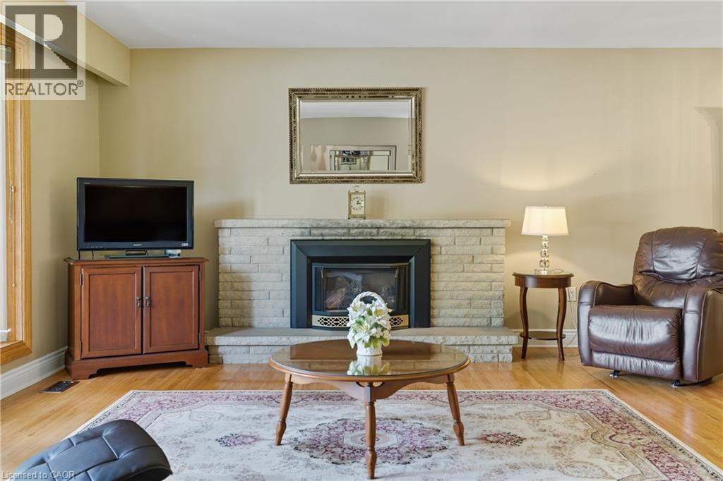 894 Bishop Place, Ancaster, Ontario  L9G 3E5 - Photo 8 - 40768783