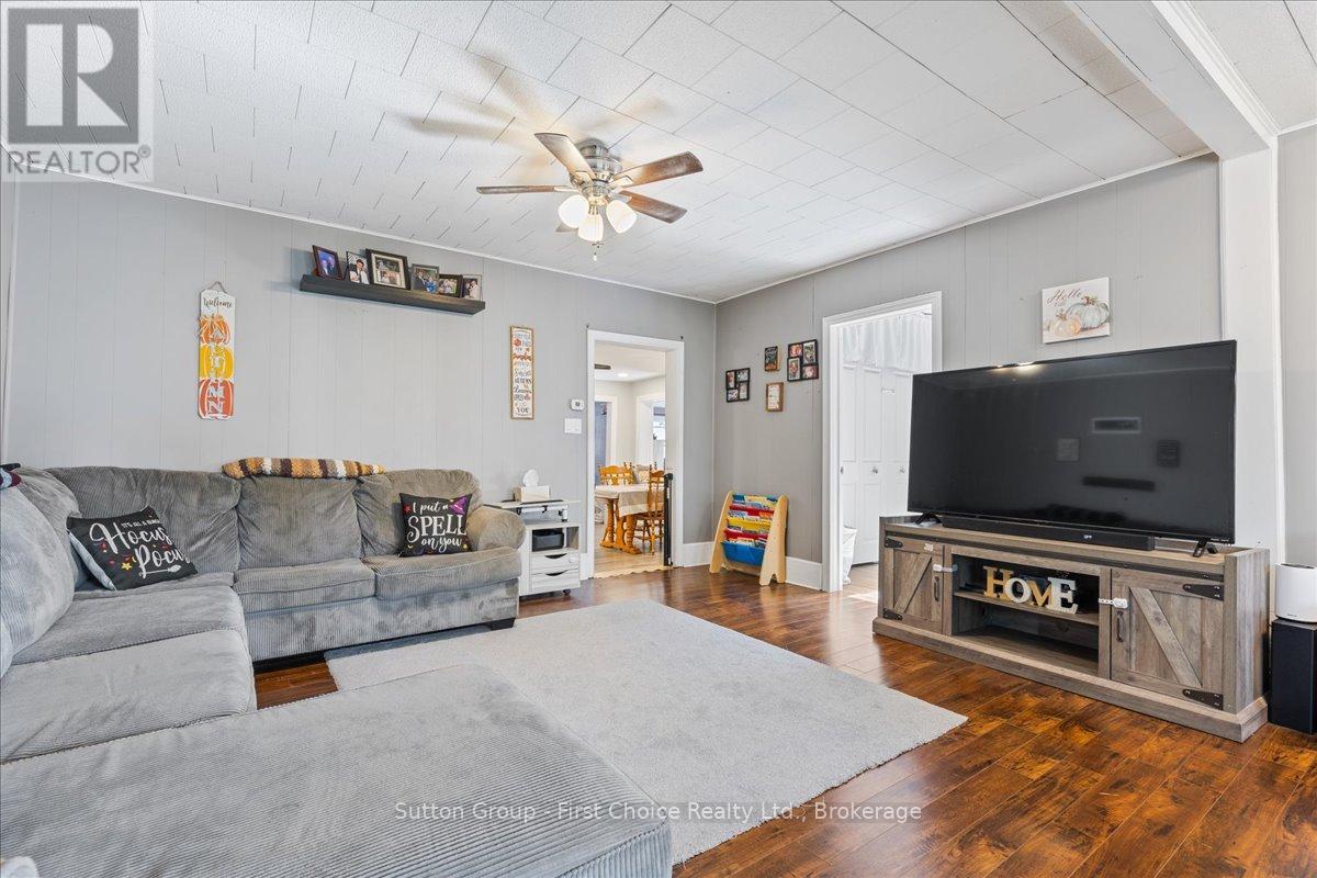33 Victoria Street, West Perth, Ontario  N0K 1N0 - Photo 7 - X12397623