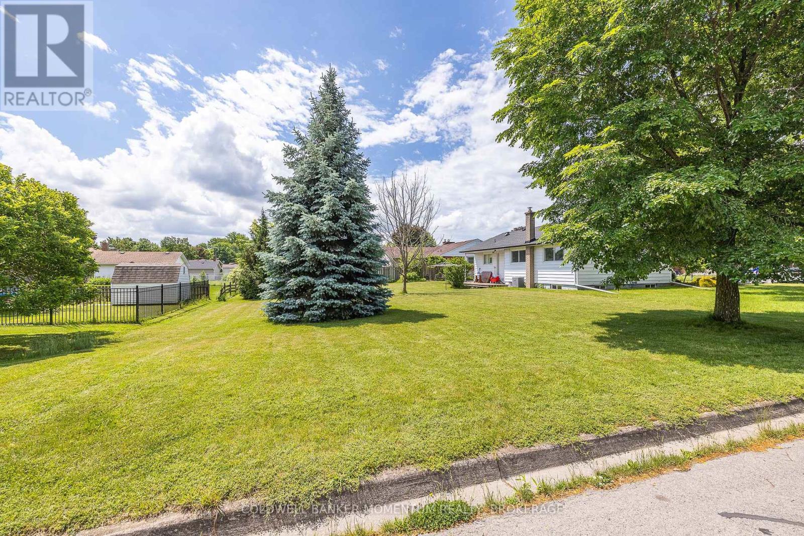 23 & 29 Dexter Drive, Welland, Ontario  L3C 2Y8 - Photo 1 - X12397606