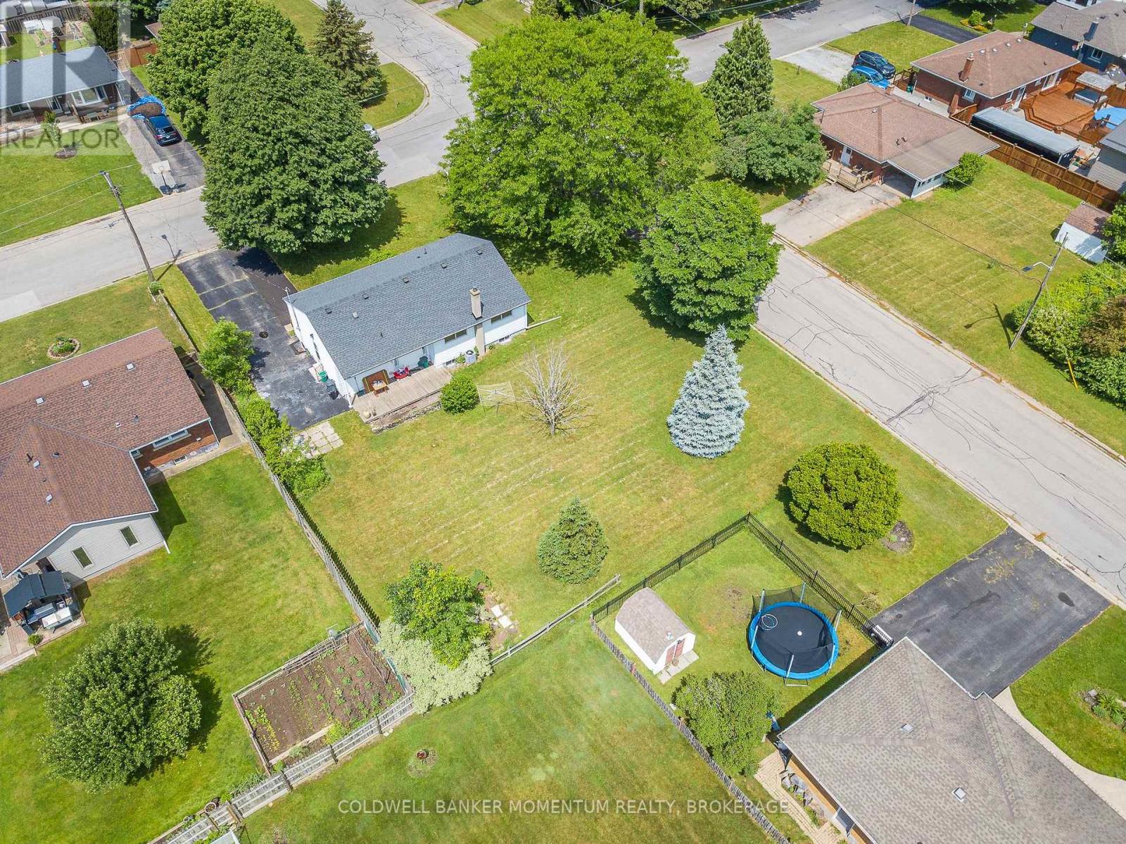 23 & 29 Dexter Drive, Welland, Ontario  L3C 2Y8 - Photo 4 - X12397606