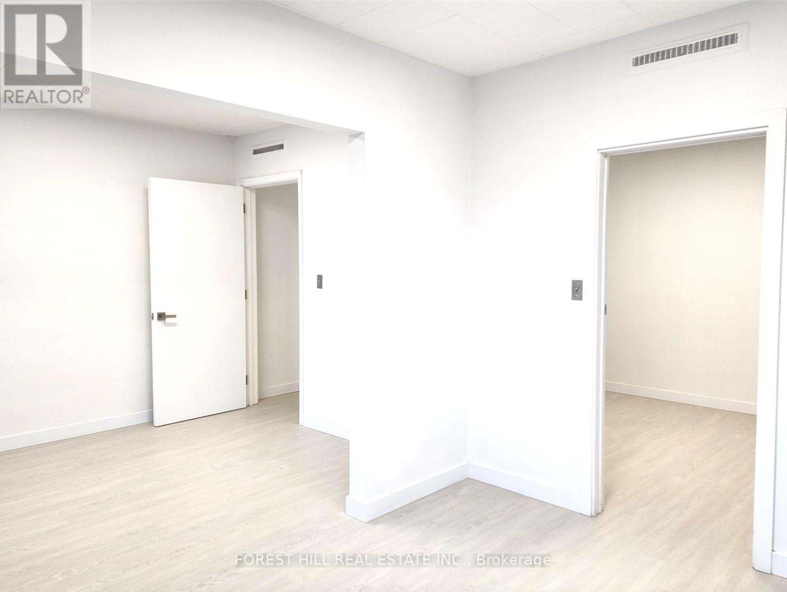 250 - 226 Bathurst Street, Toronto, Ontario  M5T 2R9 - Photo 11 - C12397456