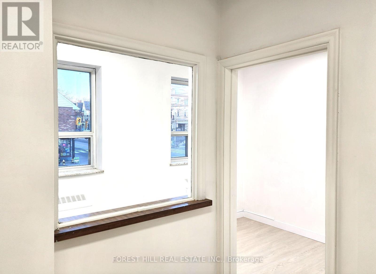 250 - 226 Bathurst Street, Toronto, Ontario  M5T 2R9 - Photo 4 - C12397456