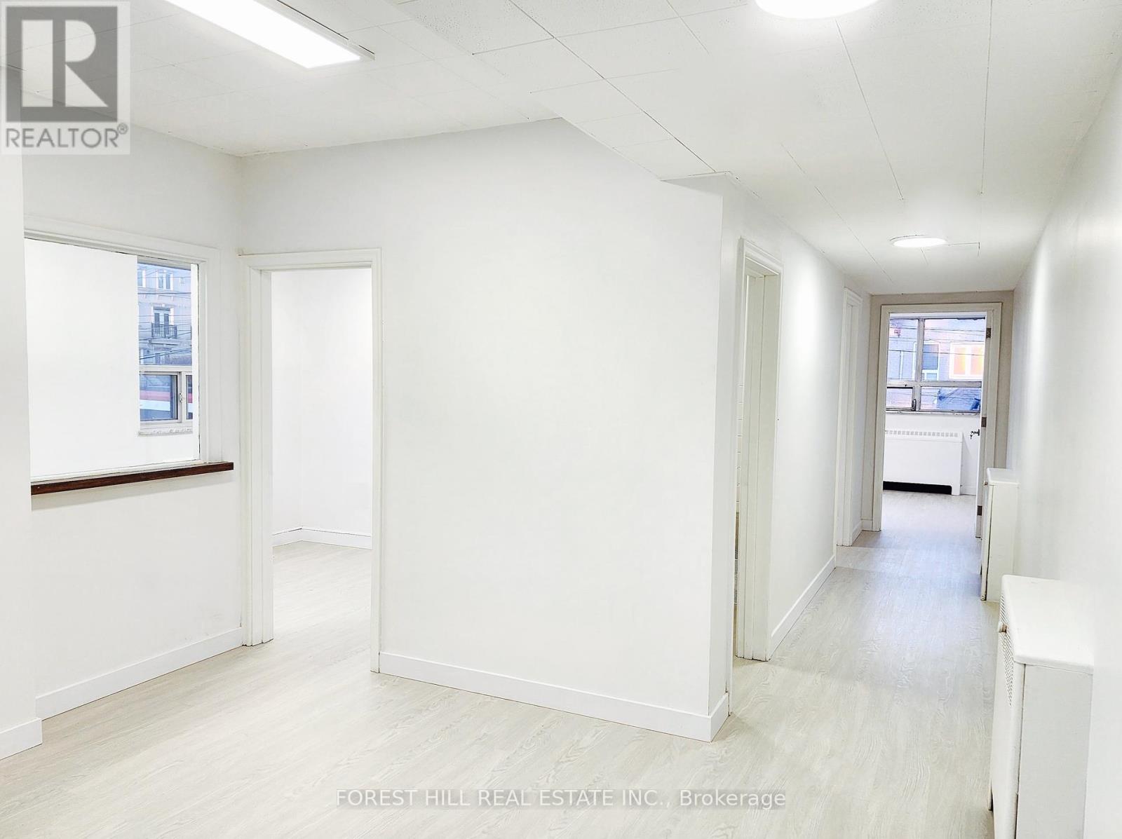 250 - 226 Bathurst Street, Toronto, Ontario  M5T 2R9 - Photo 5 - C12397456