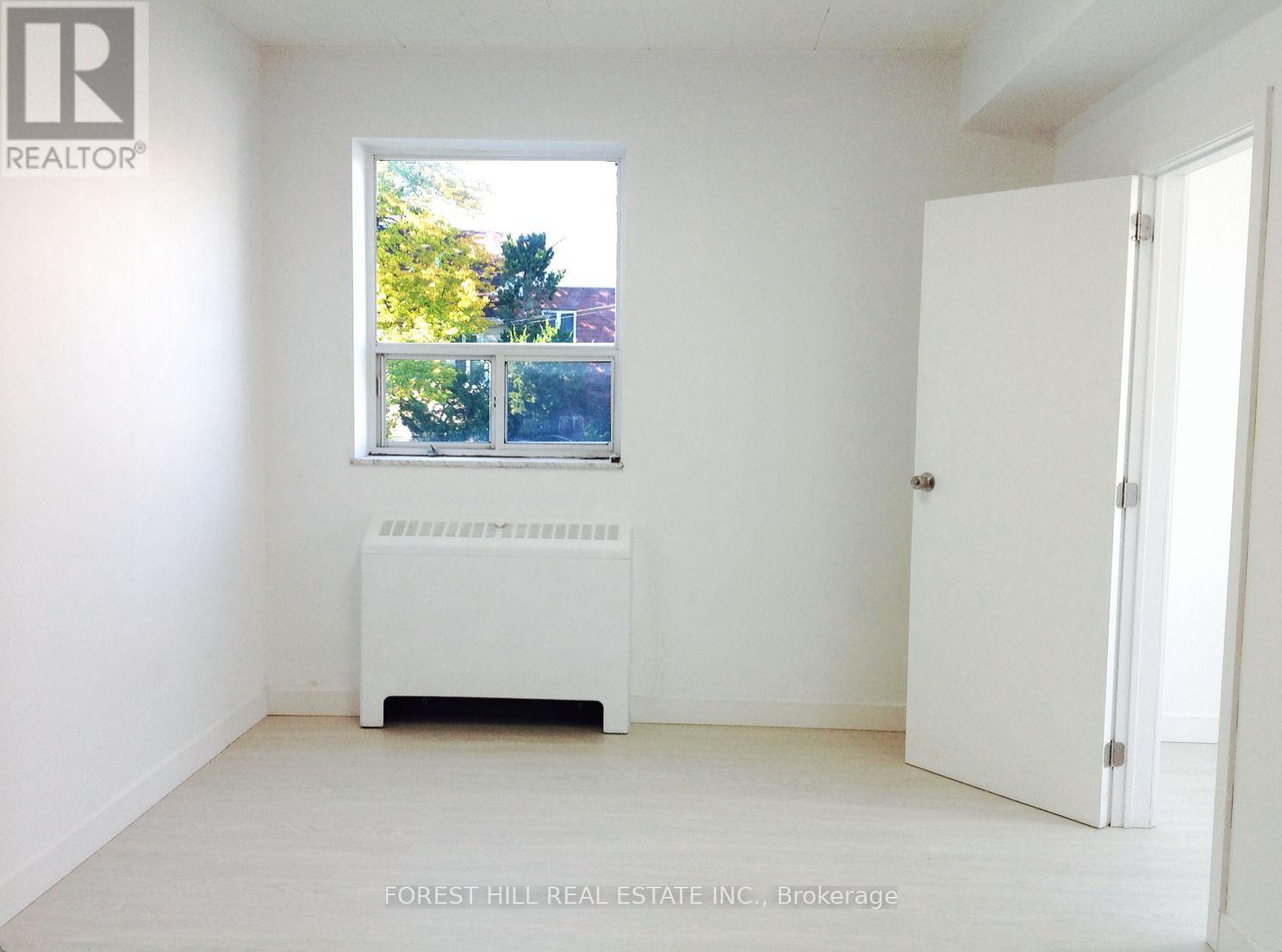 250 - 226 Bathurst Street, Toronto, Ontario  M5T 2R9 - Photo 8 - C12397456