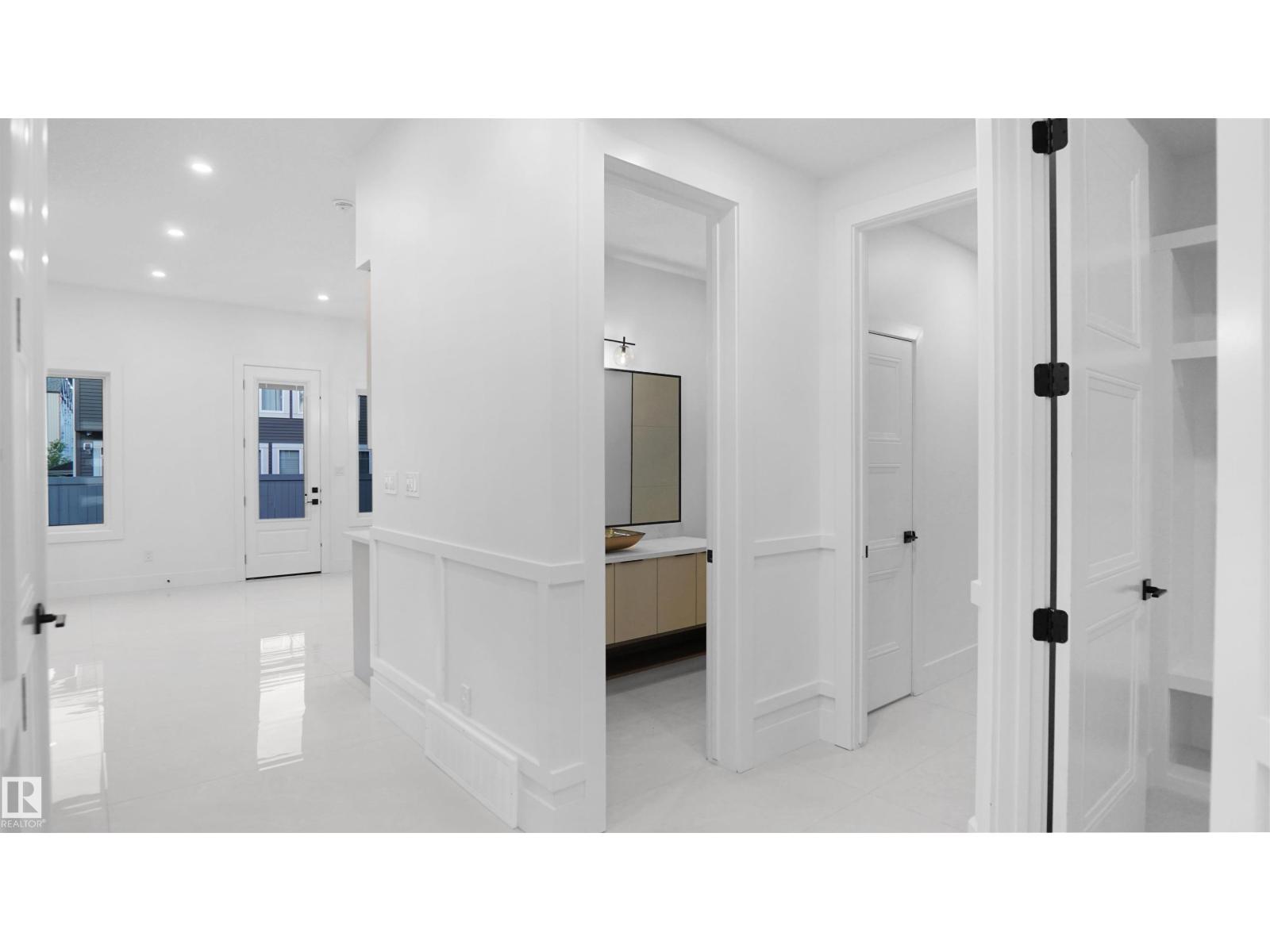 6188 Carr Rd Nw, Edmonton, Alberta  T5E 6Y5 - Photo 4 - E4457248