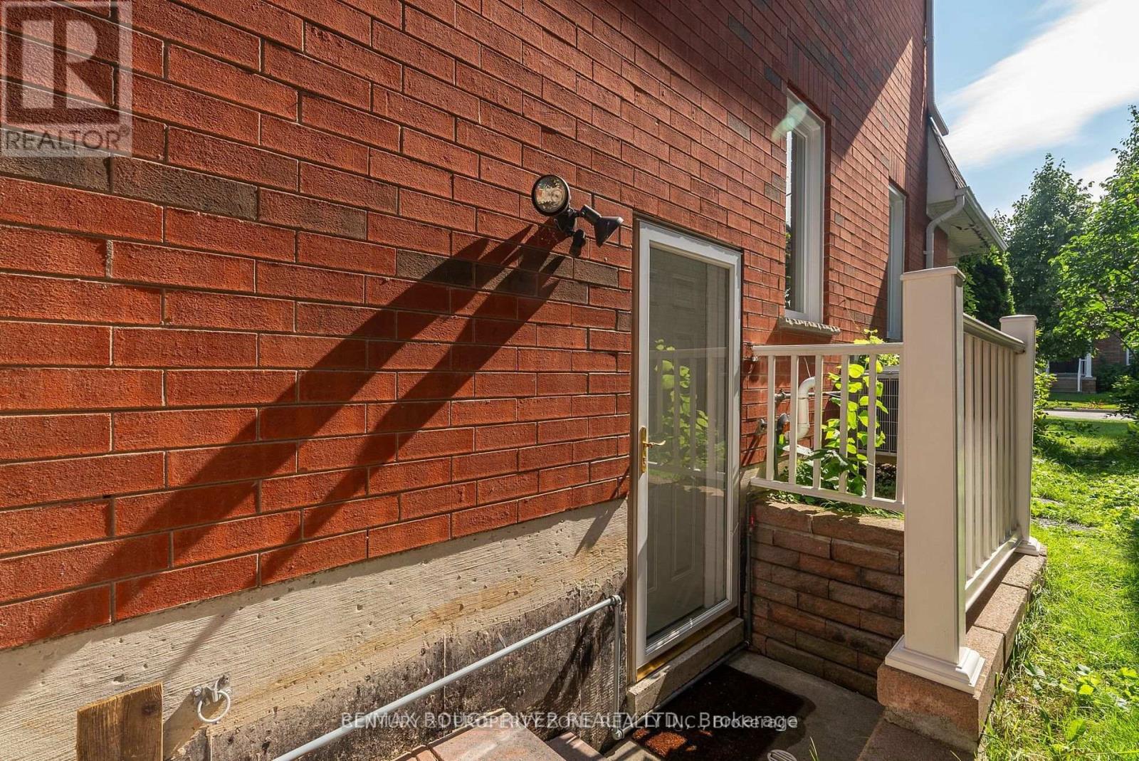 101 Ladymay Drive, Whitby, Ontario  L1R 3M7 - Photo 2 - E12397435
