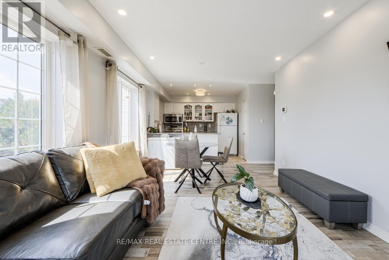 207 - 106 Aspen Springs Drive, Clarington, Ontario  L1C 5N7 - Photo 11 - E12397469