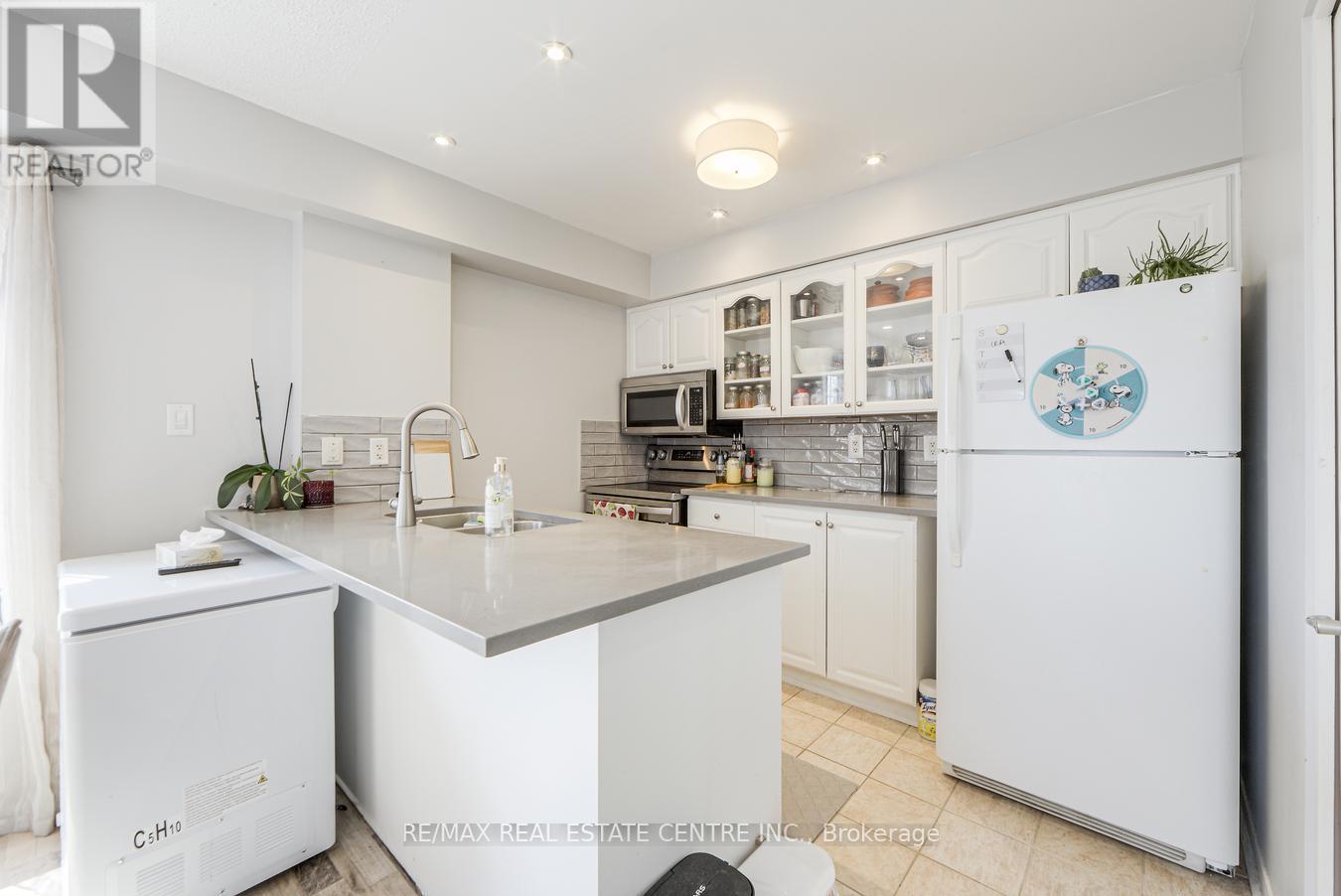 207 - 106 Aspen Springs Drive, Clarington, Ontario  L1C 5N7 - Photo 15 - E12397469