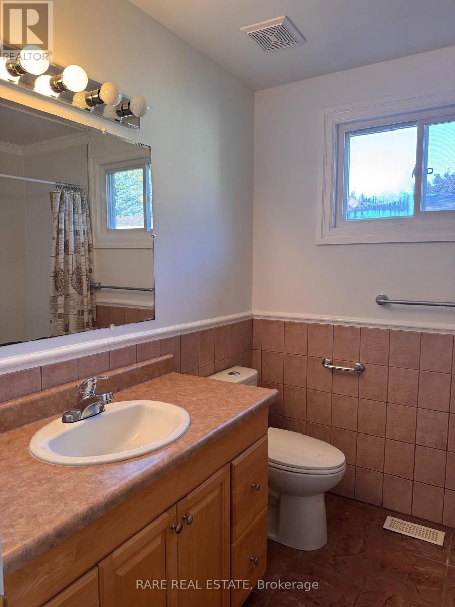 37 Ondrey Street, Bradford West Gwillimbury, Ontario  L3Z 2W9 - Photo 6 - N12397483