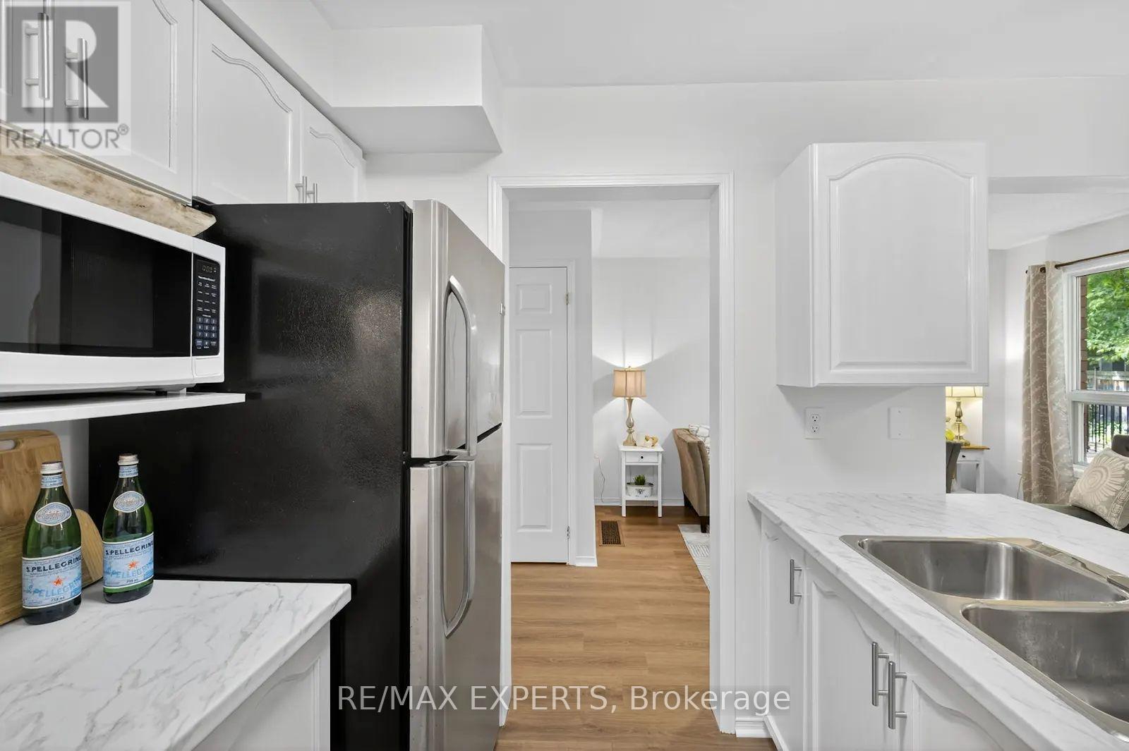 32 Huitema Court, Barrie, Ontario  L4N 9P9 - Photo 11 - S12397554