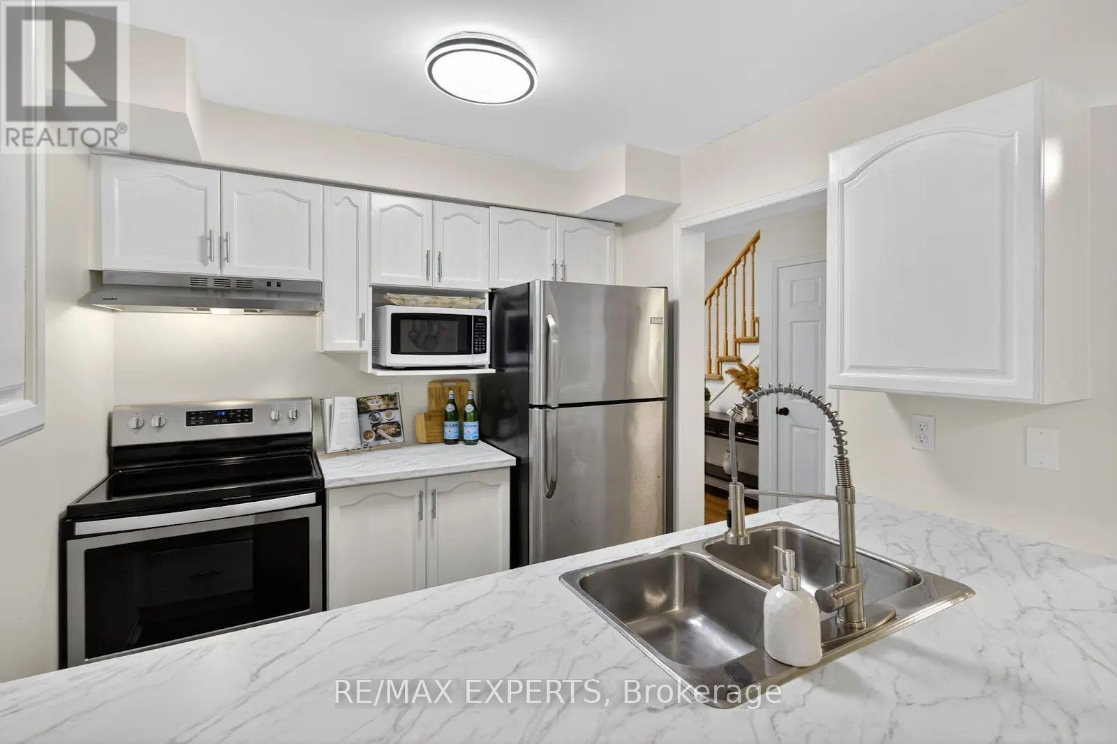 32 Huitema Court, Barrie, Ontario  L4N 9P9 - Photo 17 - S12397554