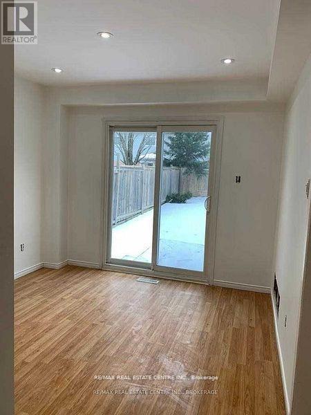 14 Lindsay Court, Barrie, Ontario  L4M 6G5 - Photo 30 - S12397587