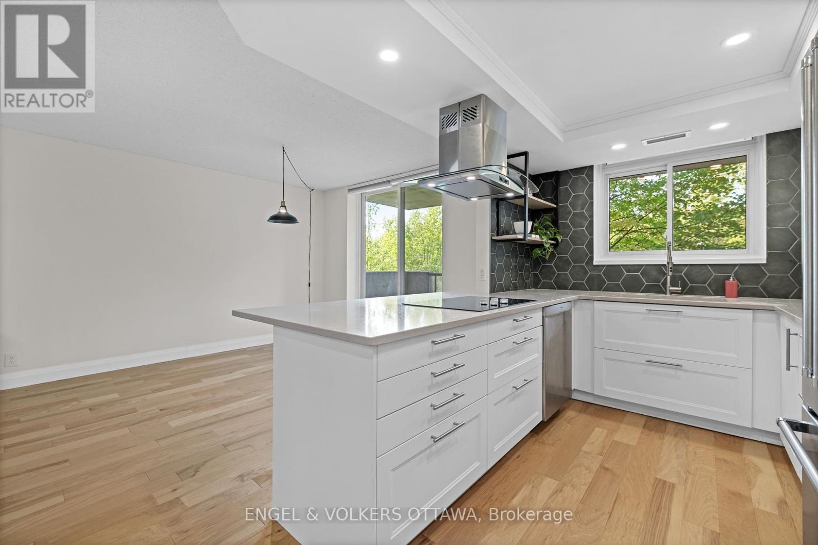 105 - 1705 Playfair Drive, Ottawa, Ontario  K1H 8P6 - Photo 6 - X12397154