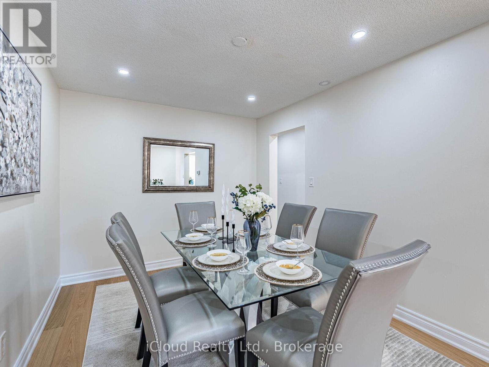 5238 Alicante Street, Mississauga (East Credit), Ontario  L5V 1S9 - Photo 10 - W12397443