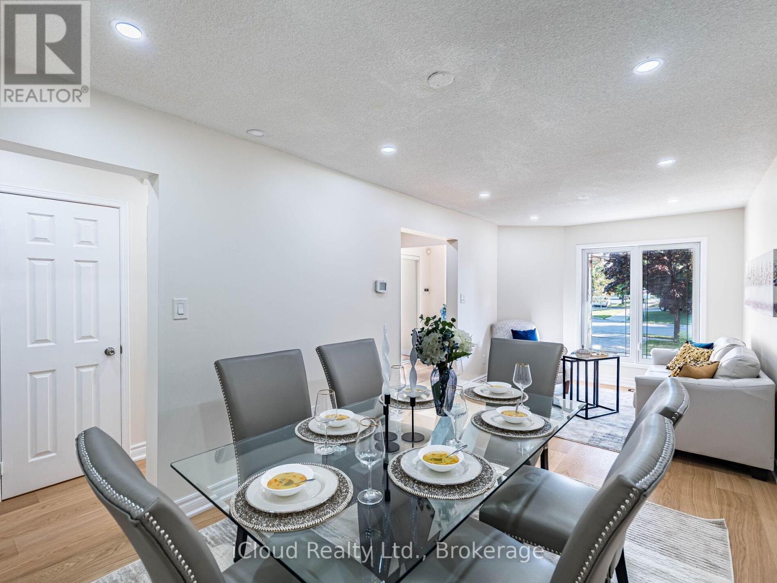 5238 Alicante Street, Mississauga (East Credit), Ontario  L5V 1S9 - Photo 11 - W12397443