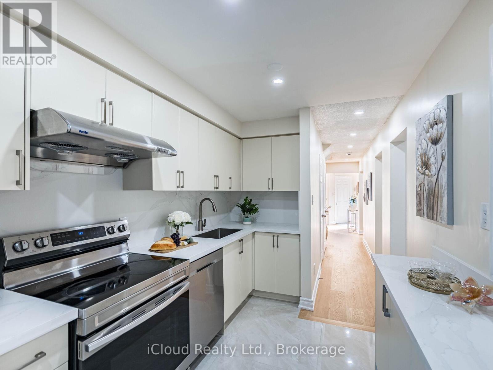 5238 Alicante Street, Mississauga (East Credit), Ontario  L5V 1S9 - Photo 19 - W12397443