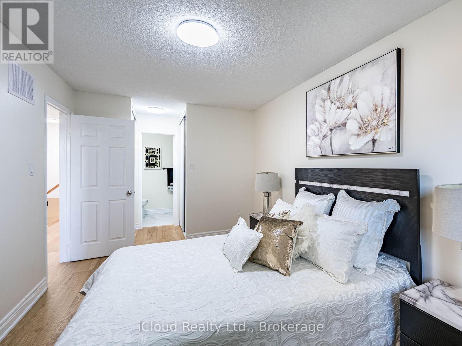 5238 Alicante Street, Mississauga (East Credit), Ontario  L5V 1S9 - Photo 26 - W12397443
