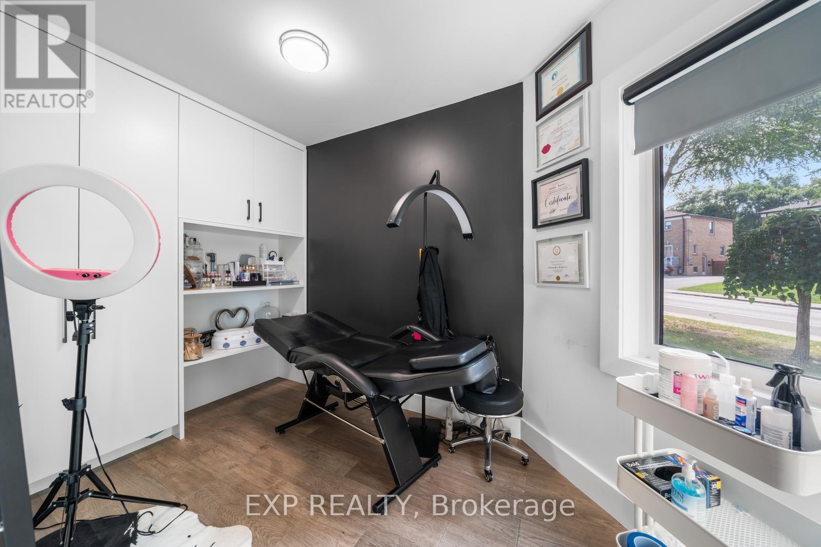 5 Brendwin Road, Toronto, Ontario  M6N 4V6 - Photo 13 - W12397448