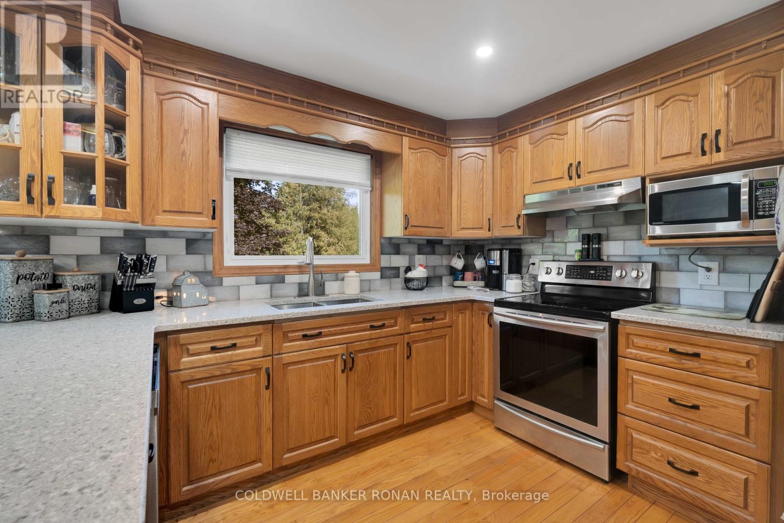 9480 32 Side Road, Halton Hills, Ontario  L7J 2L8 - Photo 13 - W12397503
