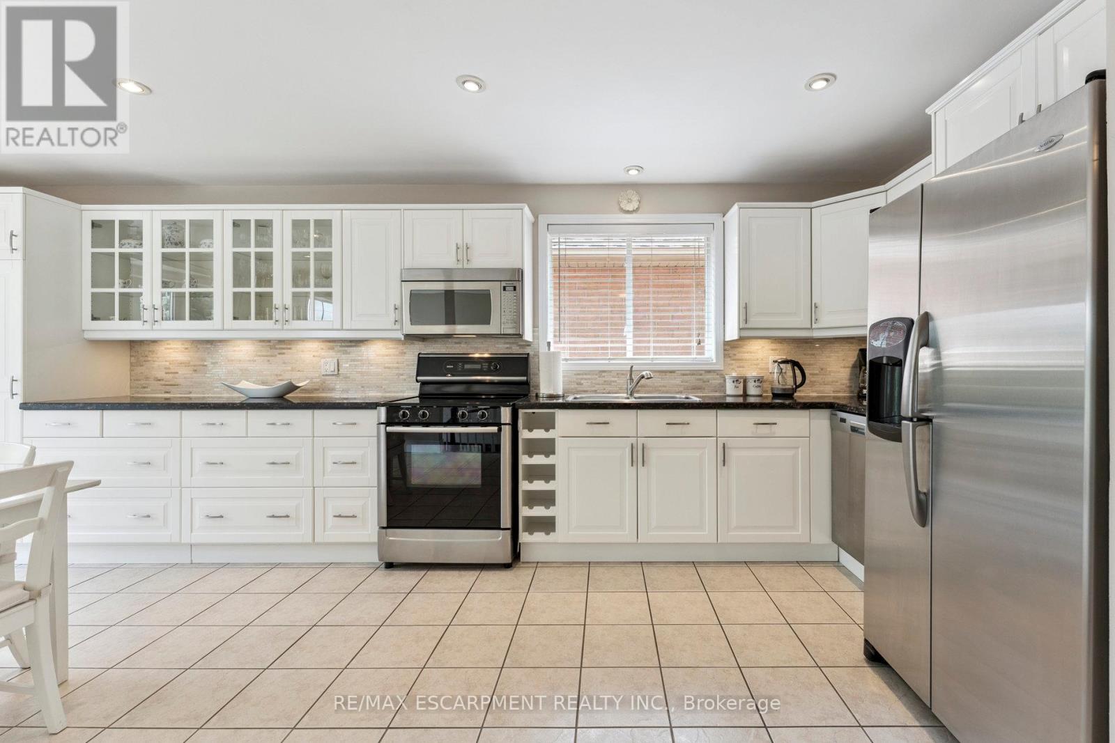 1650 Allan Crescent, Milton, Ontario  L9T 5Z7 - Photo 13 - W12397573