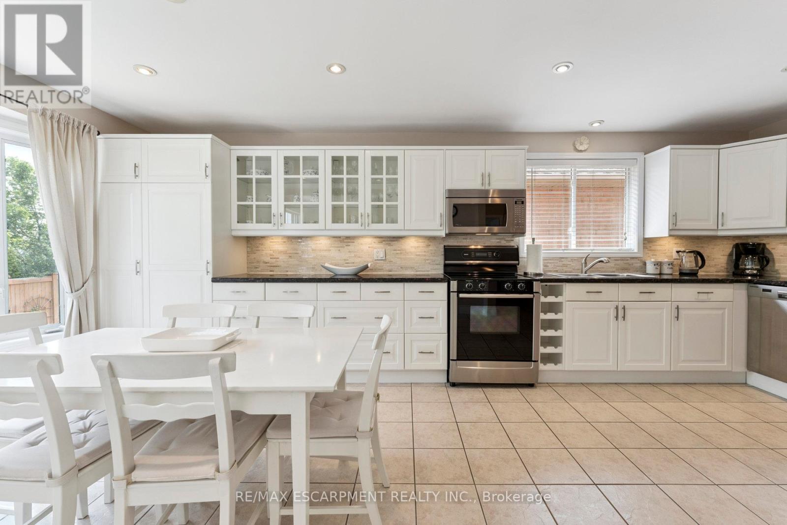 1650 Allan Crescent, Milton, Ontario  L9T 5Z7 - Photo 16 - W12397573
