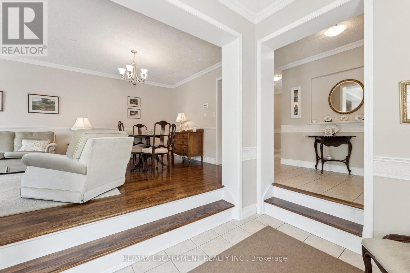 1650 Allan Crescent, Milton, Ontario  L9T 5Z7 - Photo 6 - W12397573