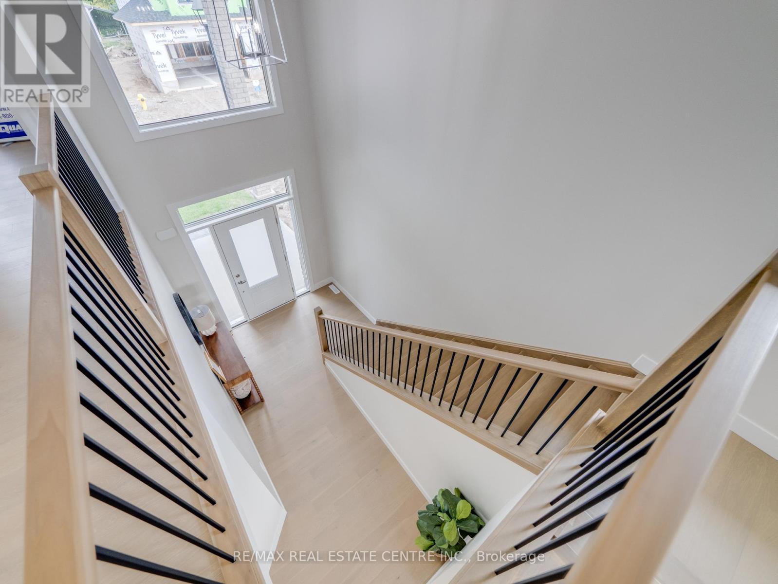 7 - 7966 Fallon Drive, Lucan Biddulph (Granton), Ontario  N0M 1V0 - Photo 6 - X12397467