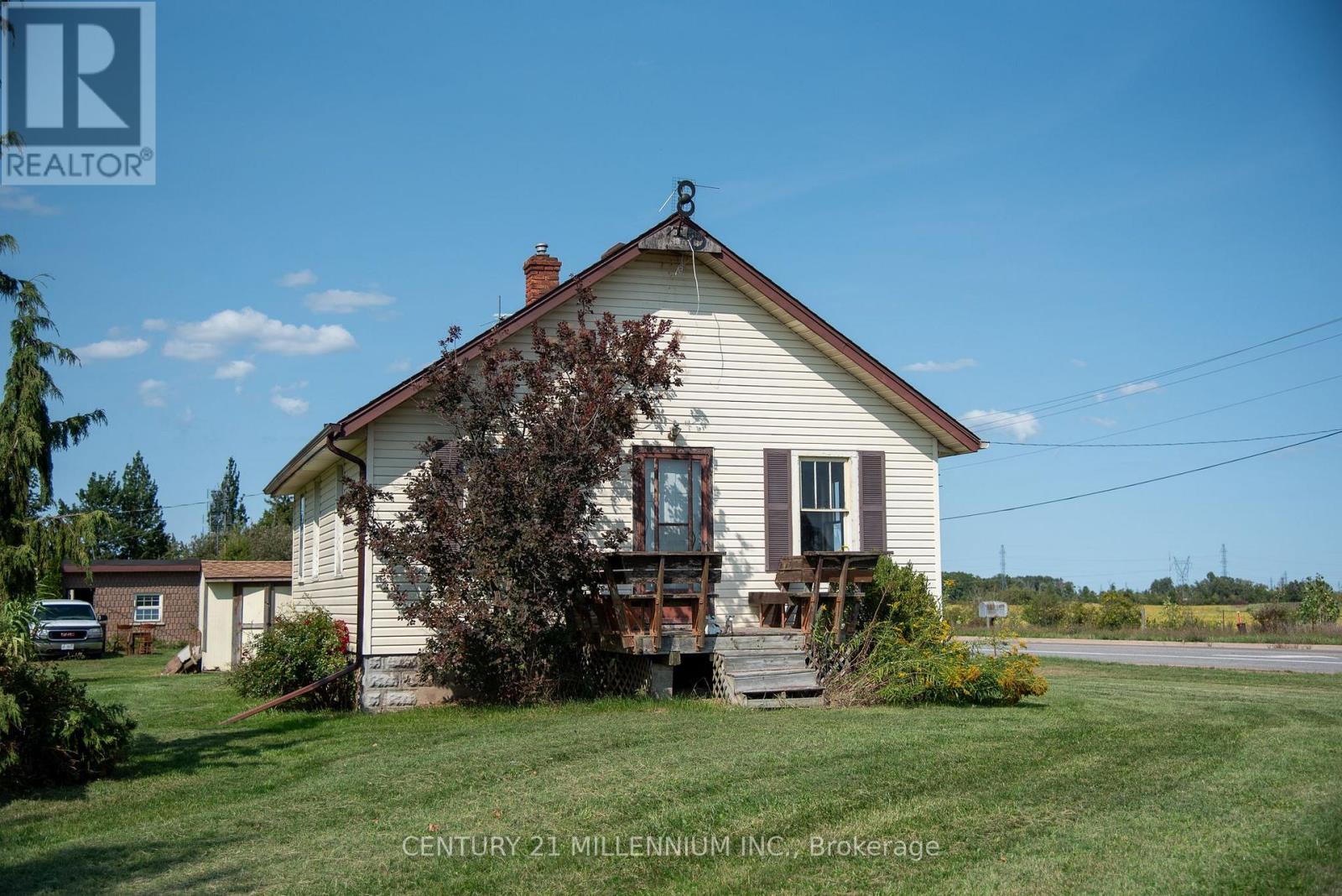 1917 Hansler Road, Thorold, Ontario  L2V 5J5 - Photo 1 - X12397527