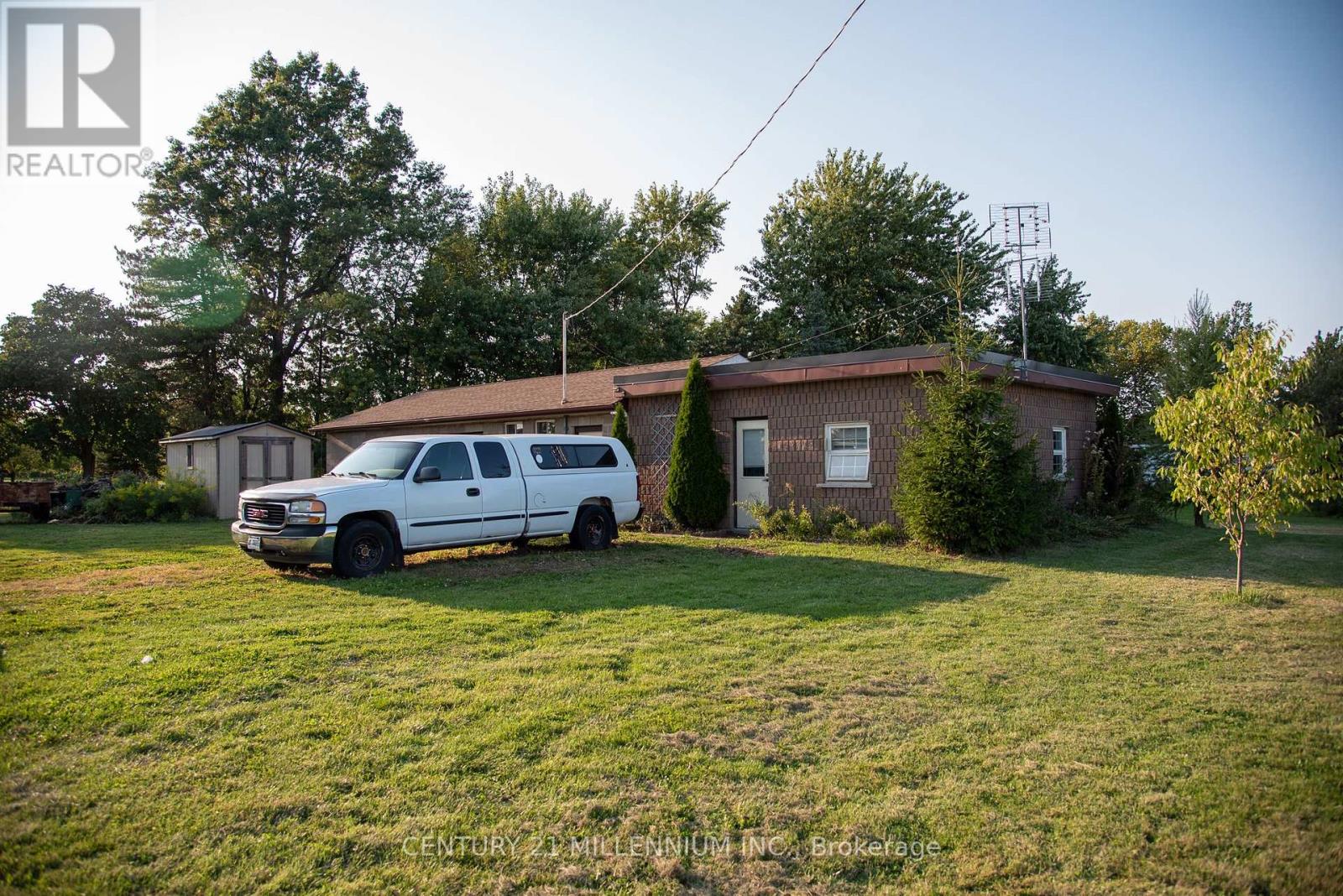 1917 Hansler Road, Thorold, Ontario  L2V 5J5 - Photo 21 - X12397527
