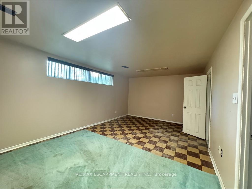 176 Laurier Avenue, Hamilton (Buchanan), Ontario  L9C 3S6 - Photo 11 - X12397540