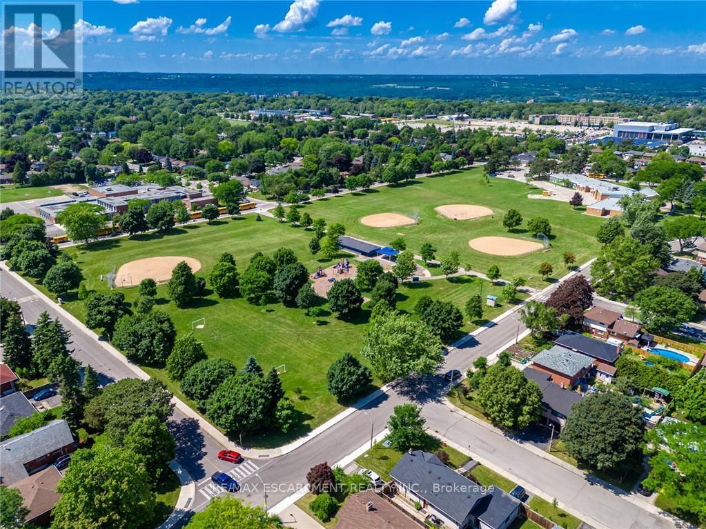 176 Laurier Avenue, Hamilton (Buchanan), Ontario  L9C 3S6 - Photo 15 - X12397540