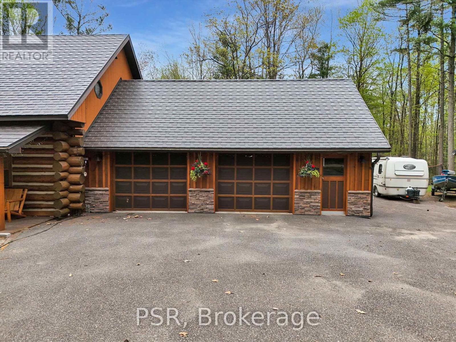 1040 Amelia Crescent, Gravenhurst, Ontario  P0E 1G0 - Photo 5 - X12397470