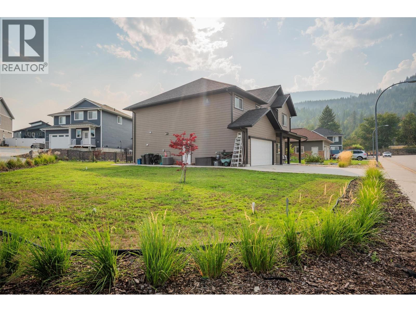 3904 Grandview Drive, Castlegar, British Columbia  V1N 4X9 - Photo 7 - 10357189