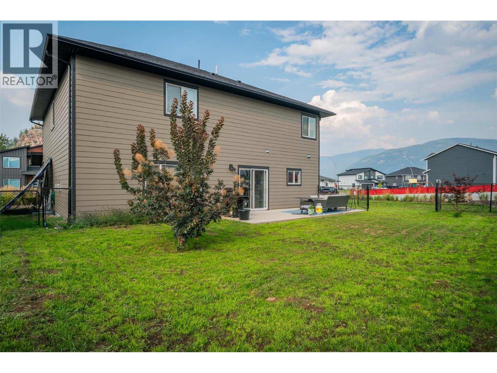 3904 Grandview Drive, Castlegar, British Columbia  V1N 4X9 - Photo 5 - 10357189