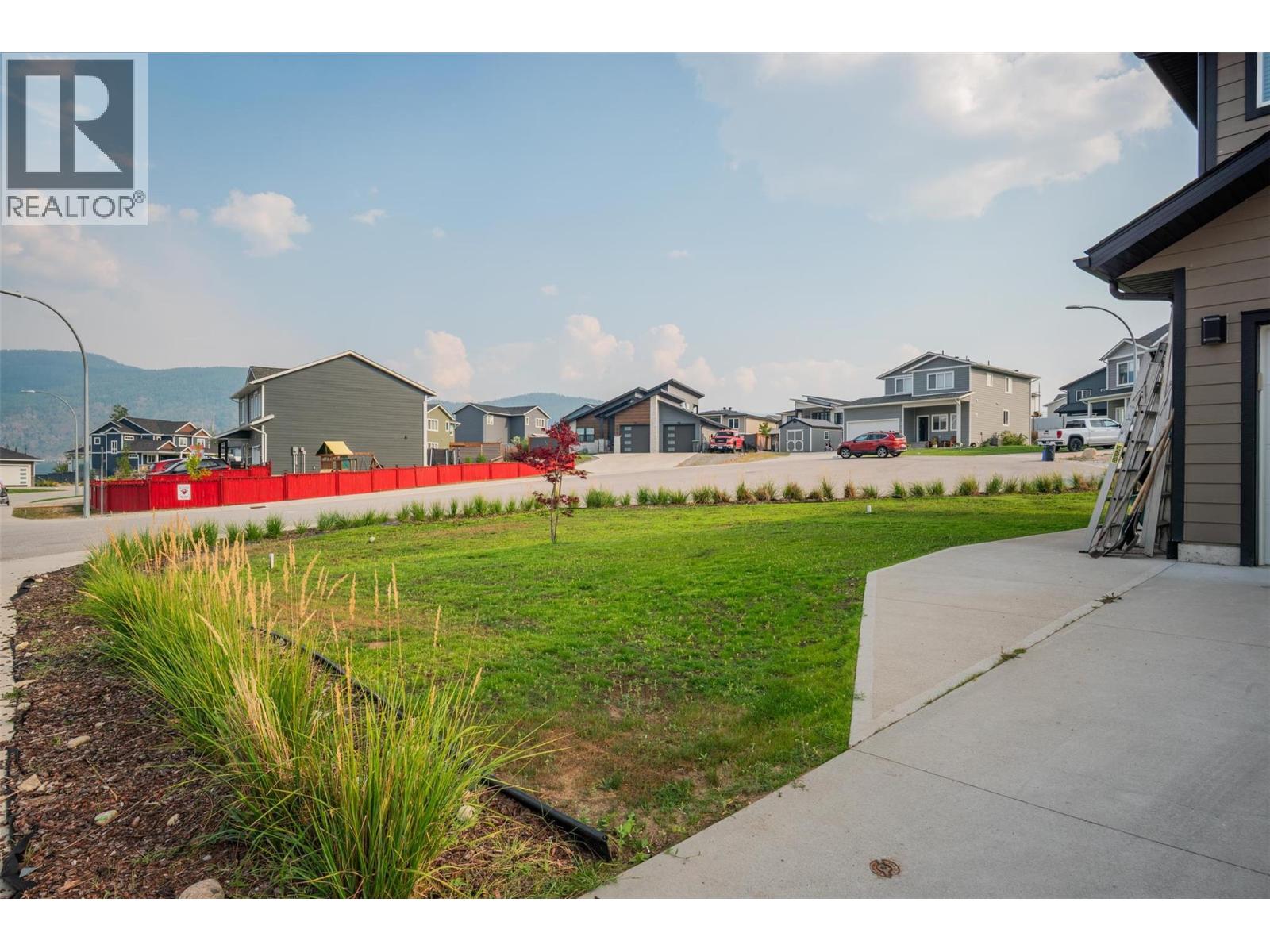 3904 Grandview Drive, Castlegar, British Columbia  V1N 4X9 - Photo 6 - 10357189