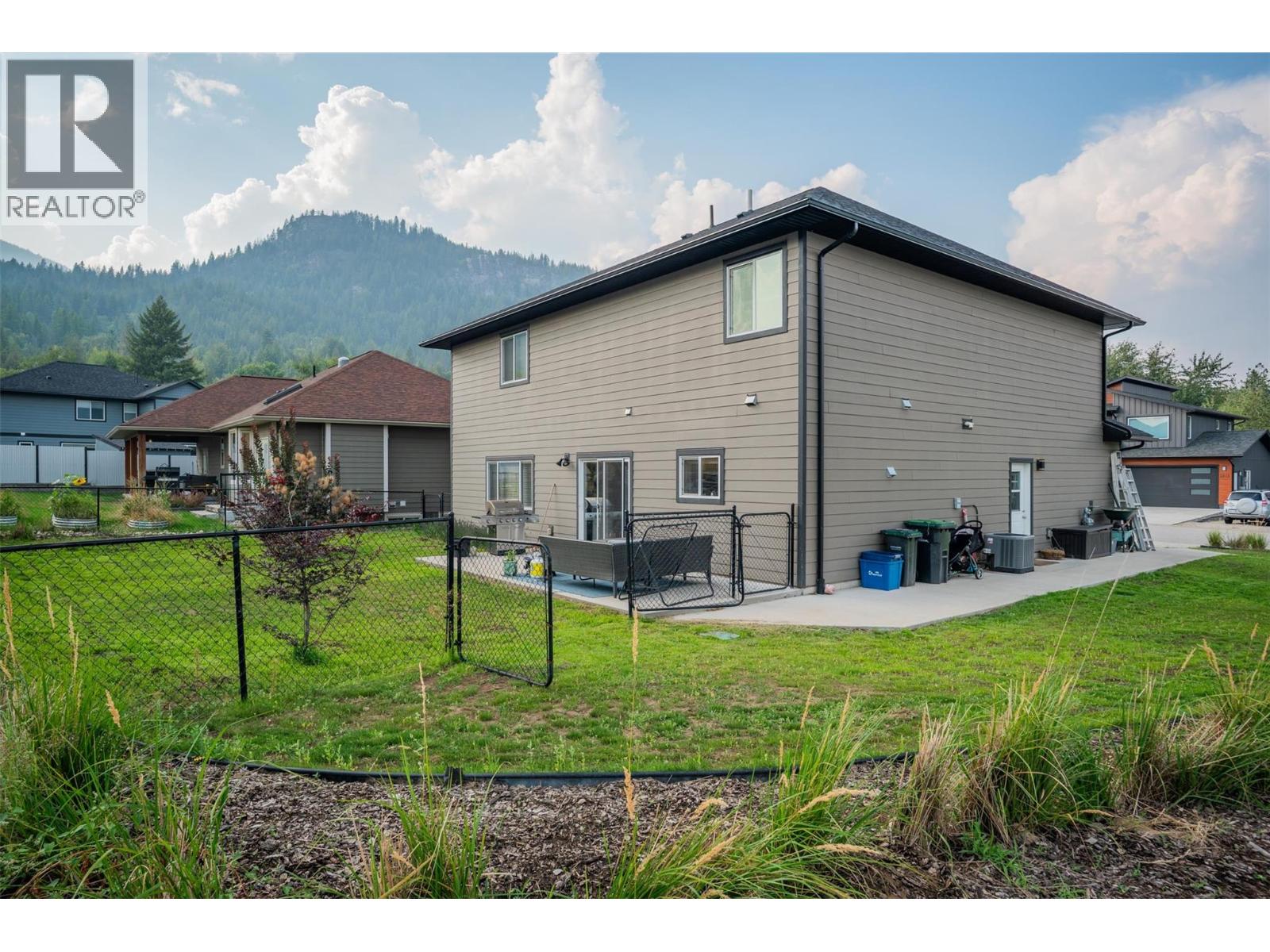 3904 Grandview Drive, Castlegar, British Columbia  V1N 4X9 - Photo 45 - 10357189
