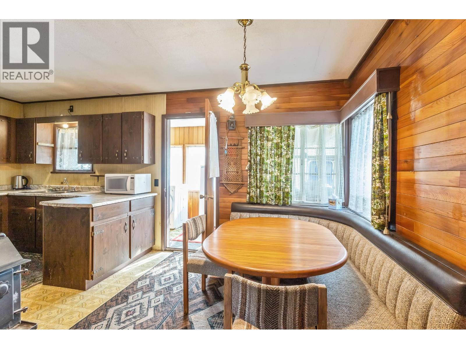 5670 Columbia Street, Vancouver, British Columbia  V5Y 3H7 - Photo 4 - R3046323