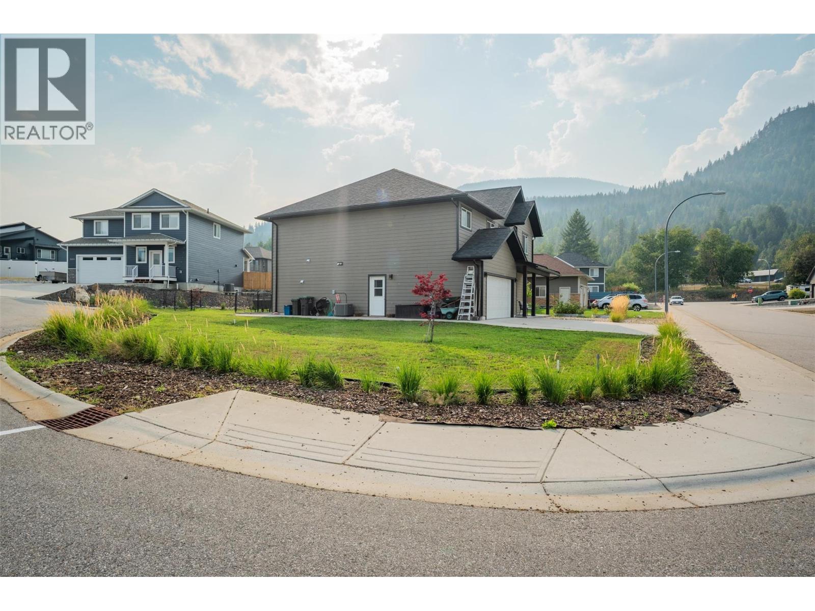 3904 Grandview Drive, Castlegar, British Columbia  V1N 4X9 - Photo 48 - 10357189