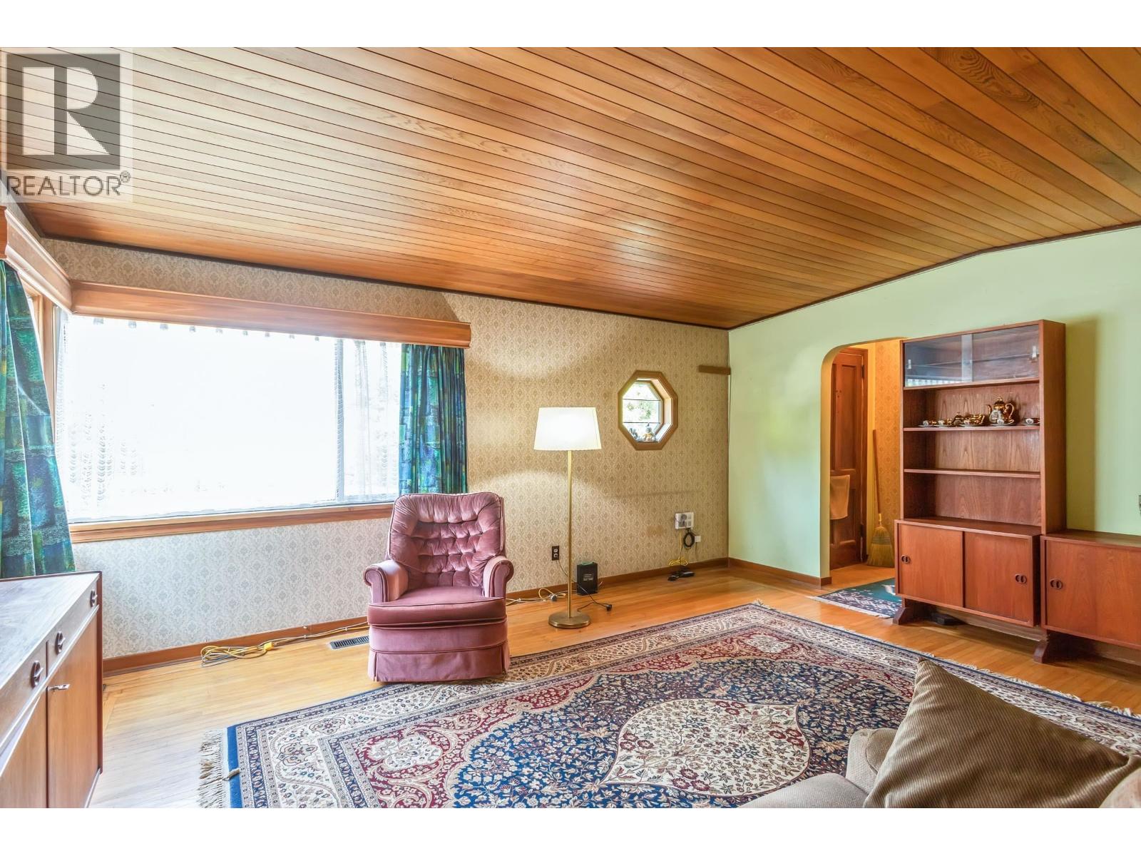5670 Columbia Street, Vancouver, British Columbia  V5Y 3H7 - Photo 3 - R3046323