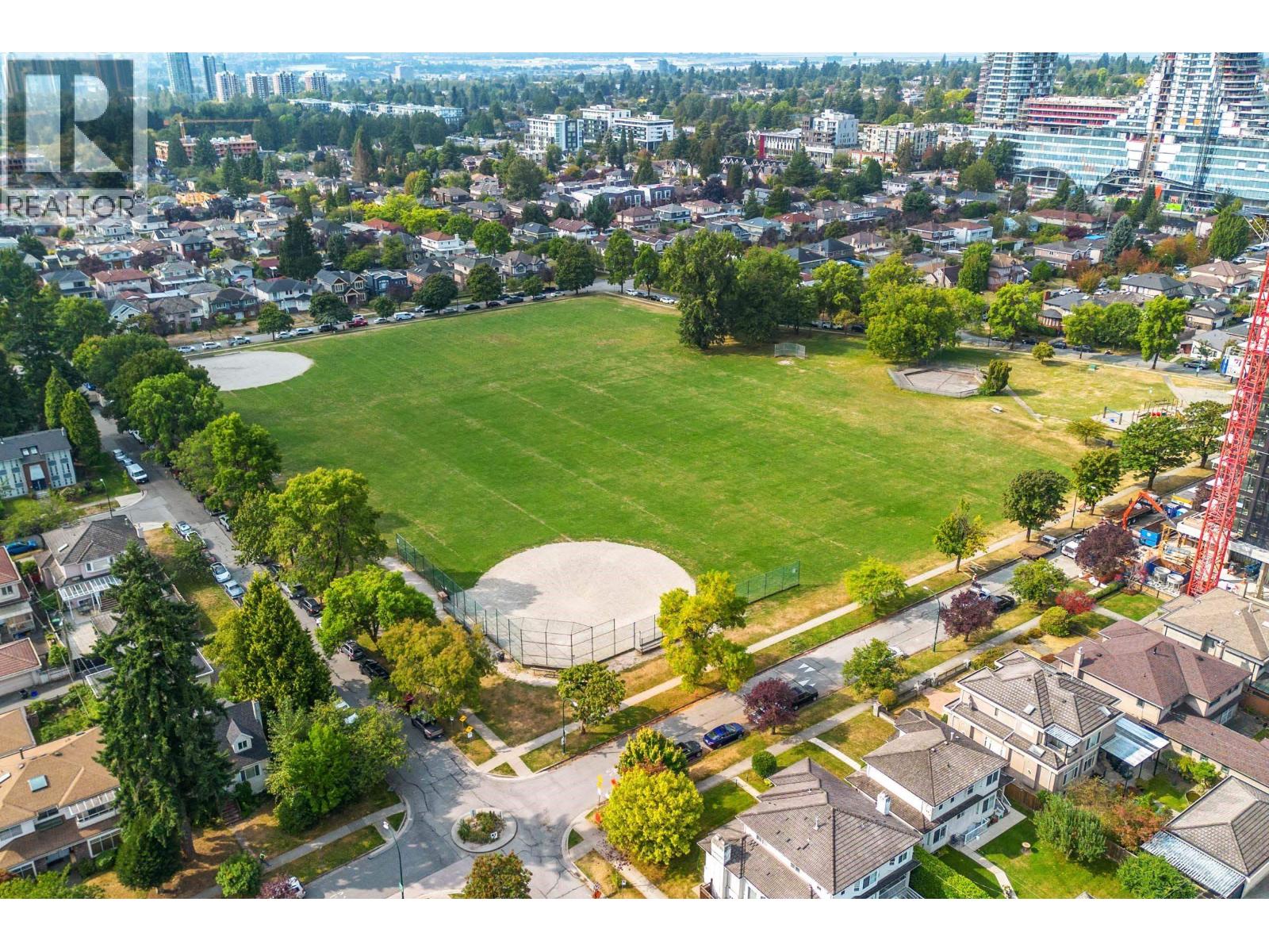 5670 Columbia Street, Vancouver, British Columbia  V5Y 3H7 - Photo 32 - R3046323