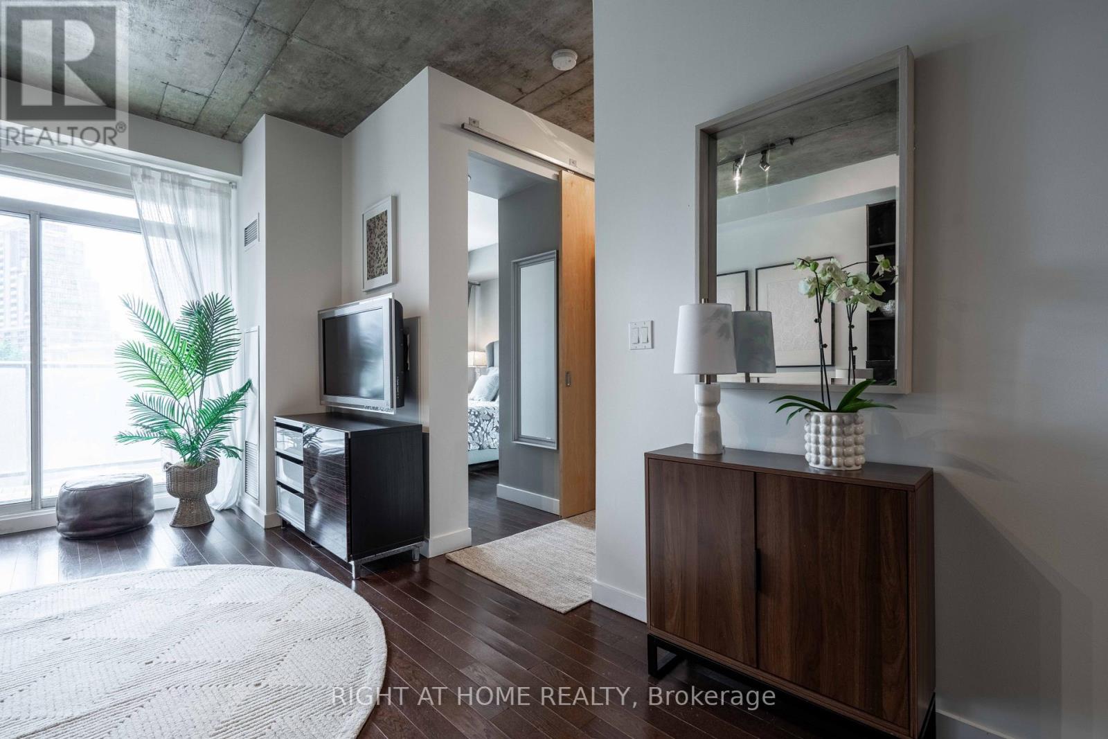 413 - 1 Shaw Street, Toronto, Ontario  M6K 0A1 - Photo 10 - C12397658